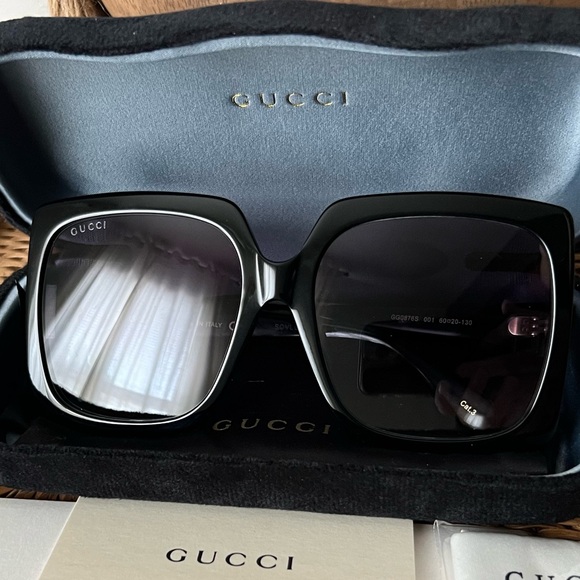 GUCCI GG0876S Sunglasses - Picture 3 of 7